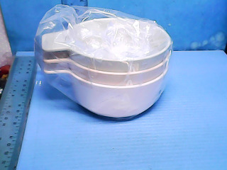 全新塑膠碗3入
