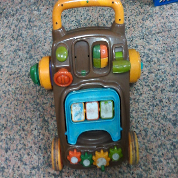 學步車